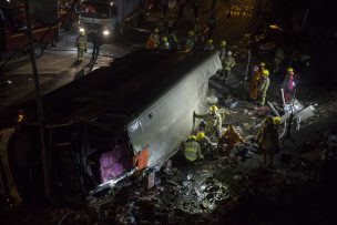 Al menos 19 muertos dejó el volcamiento de un autobús de dos pisos en Hong Kong