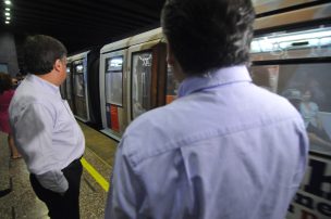 Dos personas fueron detenidas por rayar vagones del Metro en Pajaritos