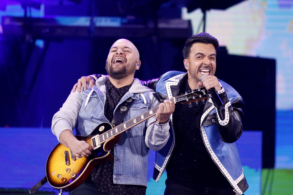 Luis Fonsi sorprendió a la Quinta Vergara con un cover de “Los Prisioneros”