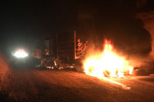 Ataques incendiarios dejaron cerca de 20 camiones quemados en La Araucanía y el Biobío