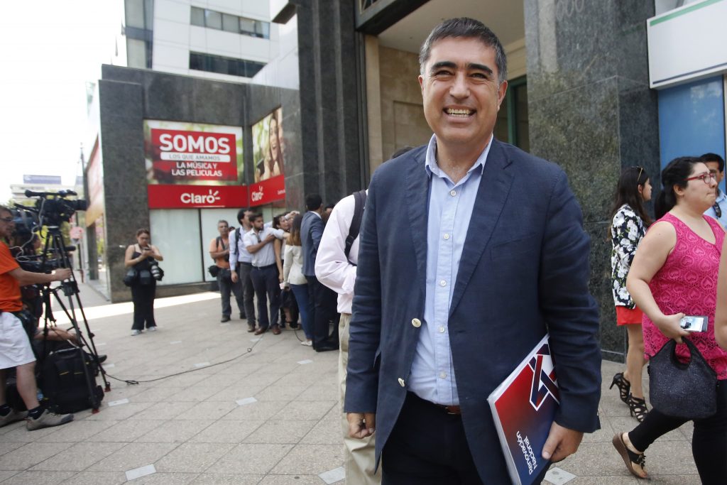 Mario Desbordes: “El ministro Eyzaguirre está para humorista de Viña del Mar”