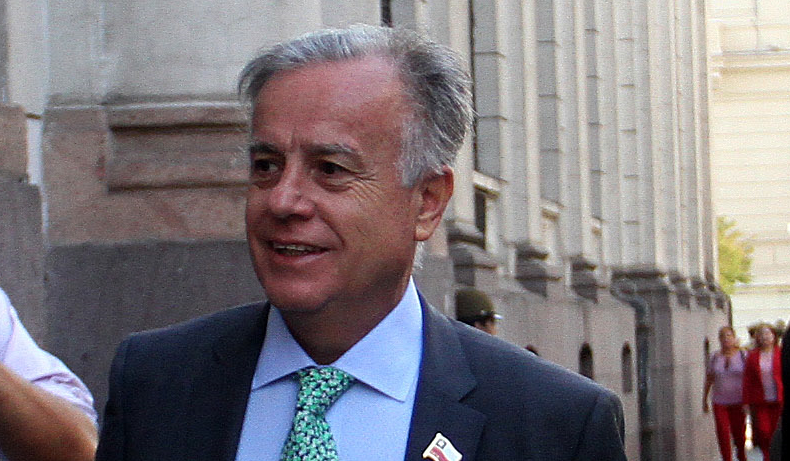 Ex ministro de Salud Emilio Santelices: “Chile sigue dando lecciones al mundo de una campaña de vacunación que ha sido muy exitosa”