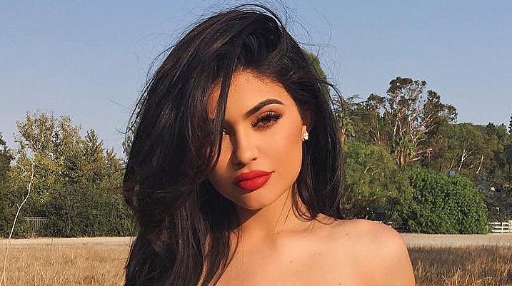 Kylie Jenner reveló el nombre de su hija con una tierna foto