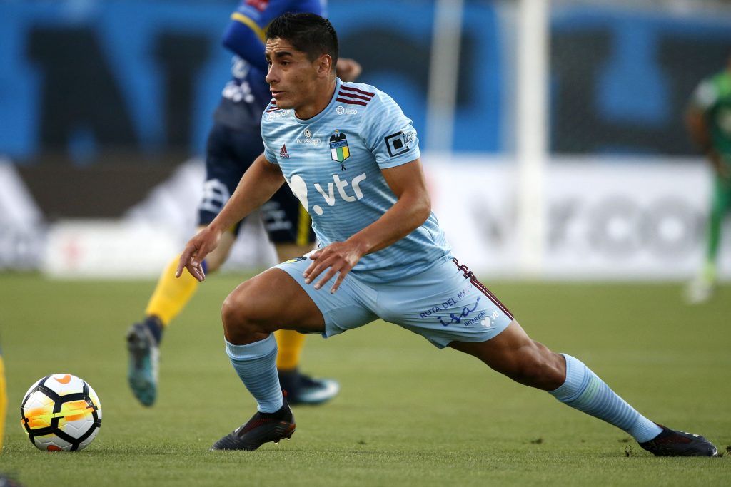 Volante de O’Higgins: “Espero que Colo Colo cuide jugadores para la Libertadores”