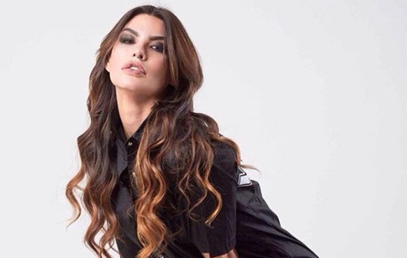 “Para el circo”: Usuarios critican a Angie Jibaja por lanzar su carrera de cantante