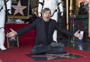 Mark Hamill recibe su estrella en el paseo de la fama de Hollywood