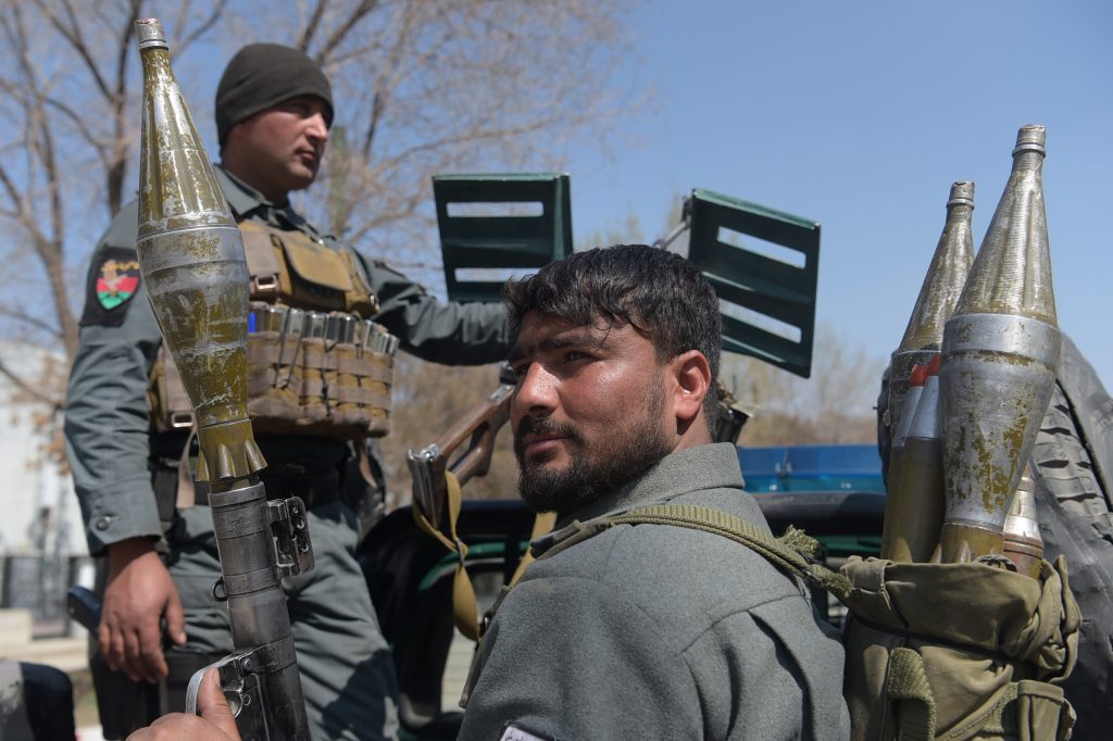 Decenas de muertos por un atentado suicida en Kabul