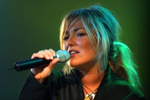 Ex vocalista de La Oreja de Van Gogh reapareció con un importante cambio facial