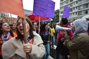 Marchas desbordan capitales latinoamericanas para repudiar los femicidios