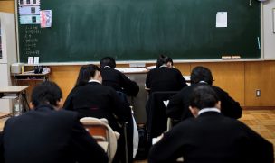 Escuela en Japón decidió adoptar uniformes Armani