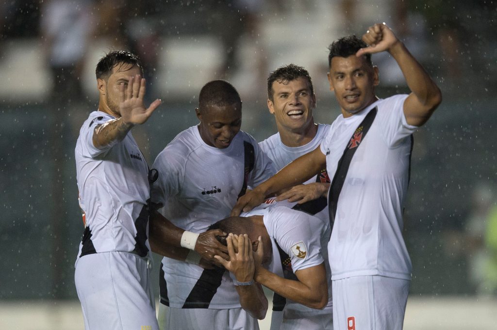 Ocho jugadores de Vasco fueron afectados por una virosis en la previa del partido contra la “U”