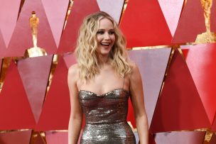 El particular gesto de Jennifer Lawrence en los Óscars que dio la vuelta al mundo