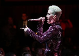Katy Perry sorprendió a sus fanáticos con un vestido a la chilena