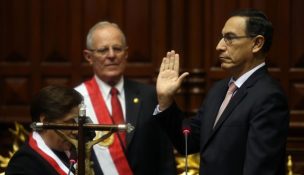 Martín Vizcarra asume como presidente de Perú