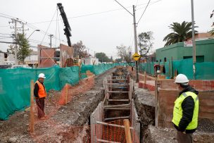 Monckeberg anuncia más capacitación y seguridad laboral en construcción