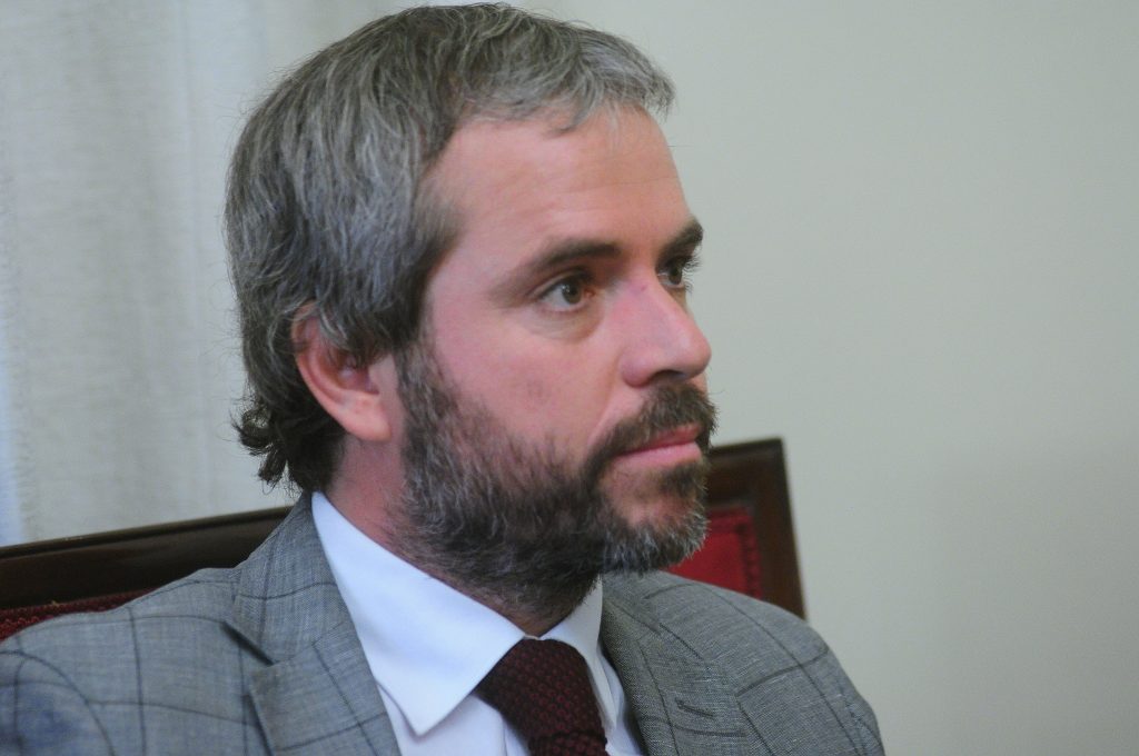 Ministro Blumel apunta a la “paz social” como una prioridad del Gobierno