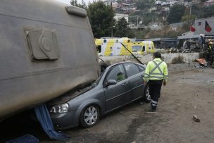 Suben a 45 los heridos en el volcamiento de bus en Valpo: uno en riesgo vital