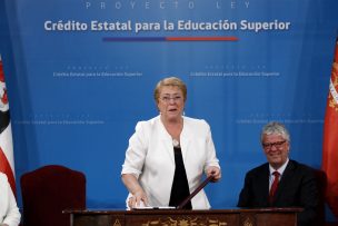 Bachelet presentó nuevo crédito estatal de educ. superior que reemplaza al CAE