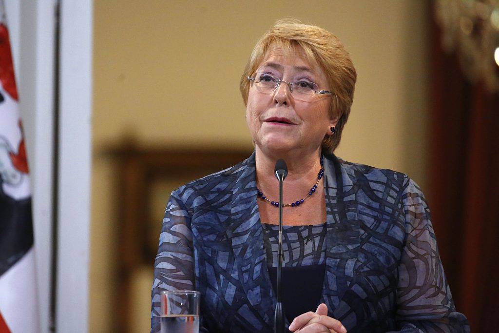 Bachelet y fallo del TC: “Distorsiona decisión democrática de eliminar el lucro”