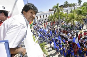 Evo Morales llegará esta tarde a Chile después del “banderazo” por la demanda marítima