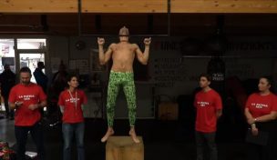 VIDEO | Italiano rompe record Guinnes haciendo flexiones con sus meñiques