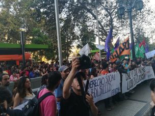 Manifestación fuera del Mineduc por decisión del TC termina con incidentes