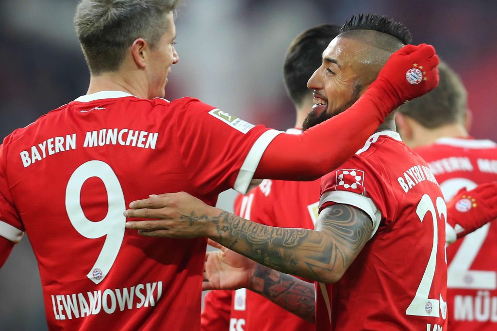 Bayern Munich de Vidal se aleja en la Bundesliga con victoria frente al Hamburgo