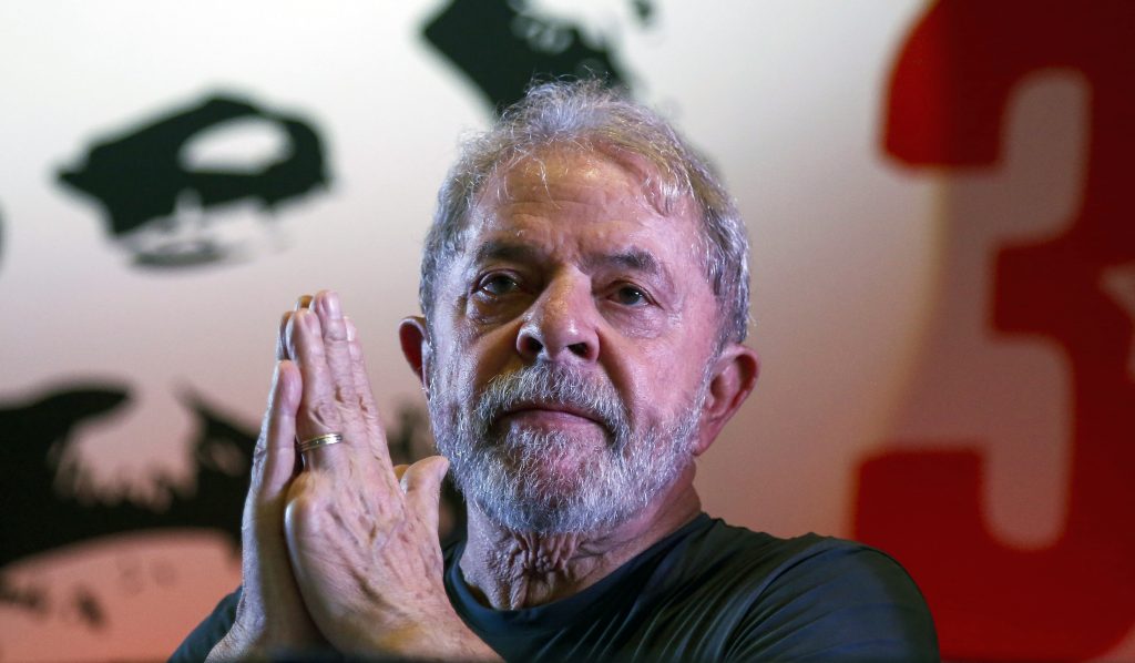 Lula apela al voto de los ciudadanos que Bolsonaro llamó “analfabetos”: “Es una cuestión de honor”