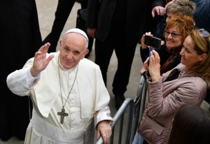 El estremecedor mensaje del Papa Francisco a un niño que perdió a su padre ateo