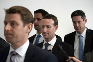 Zuckerberg asume fallas de Facebook ante el Congreso de EEUU