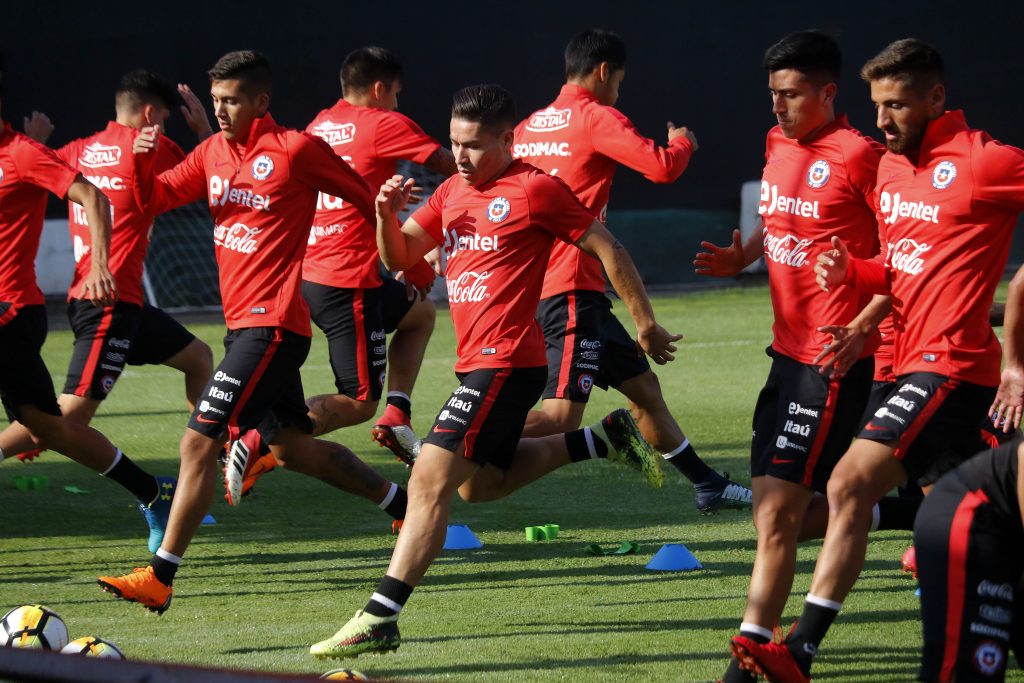 La millonaria multa que arriesgan Colo Colo y la U por no prestar sus jugadores a “La Roja”