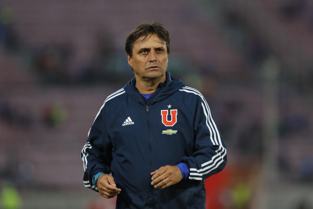Hoyos no subestima a Colo Colo: “Desconocer su grandeza sería atroz”