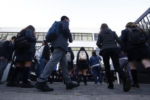 57% de alumnos de 8° básico de Chile aprobaría dictadura si hay orden y seguridad