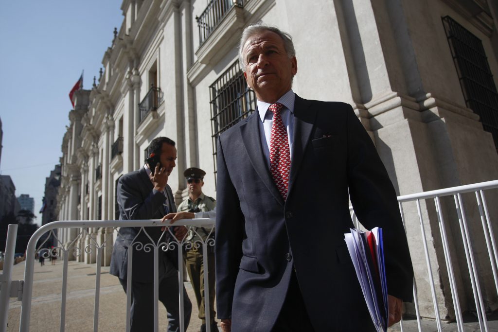 Titular de Hacienda anuncia primera reducción de gasto fiscal