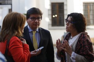 Barraza critica mesa por la infancia de Piñera: “Fue designada a dedo”