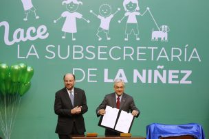 Piñera promulga Subsecretaría de la Niñez con la presencia de Barraza