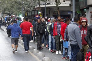 Red de Migrantes valora regularización, pero critica las filas por “indignas”