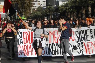 Miles de jóvenes inician la primera marcha estudiantil del año en Plaza Italia