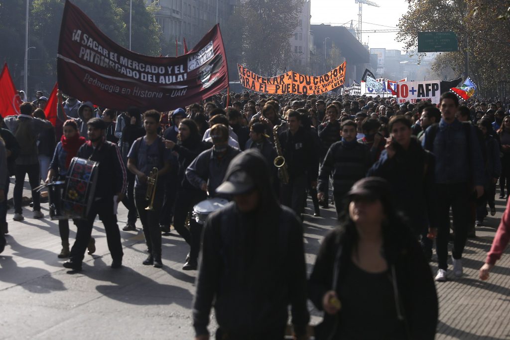 “Chile ya decidió”: Bajo esta consigna Confech llama a paro y marcha
