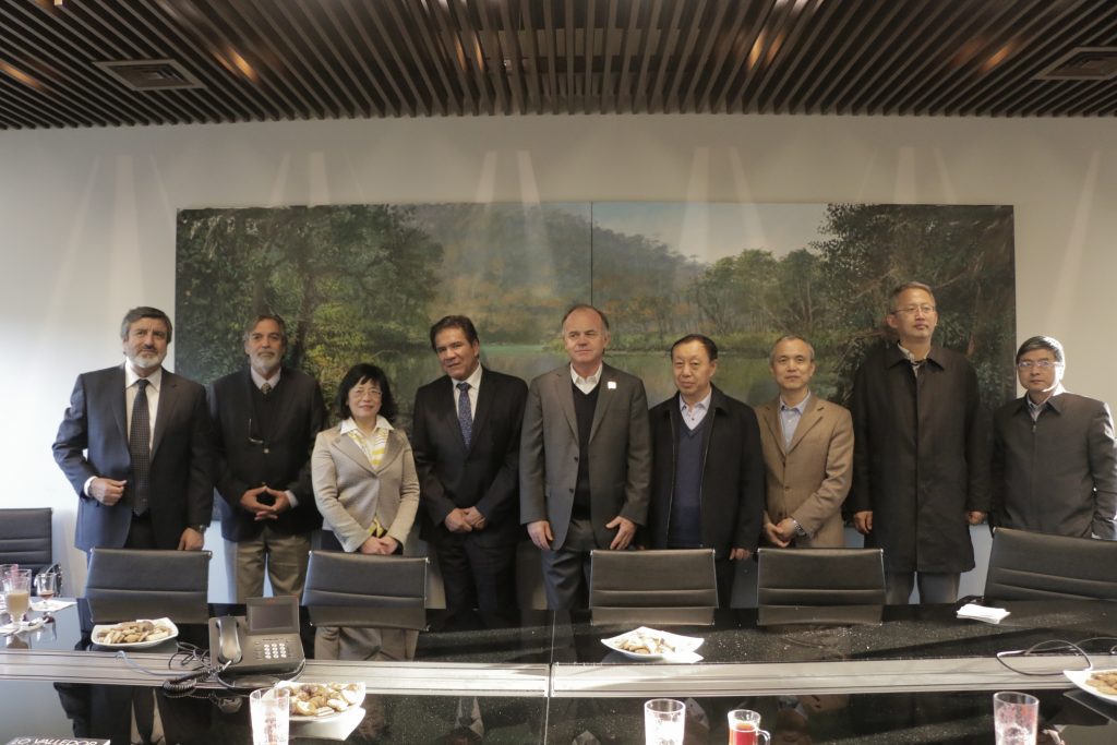 Científicos chinos visitan Chile para dar un paso más en la instalación de granja demostrativa en Chile