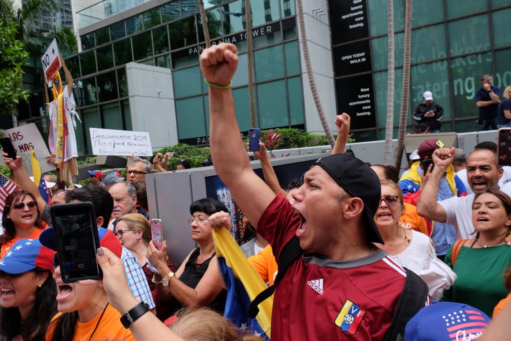 Venezolanos en el mundo denuncian “fraude” en las elecciones presidenciales