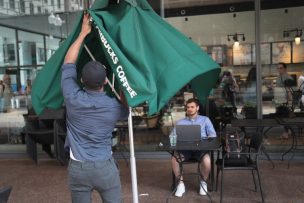 Starbucks cierra 8.000 locales en Estados Unidos para formar a su personal contra el racismo