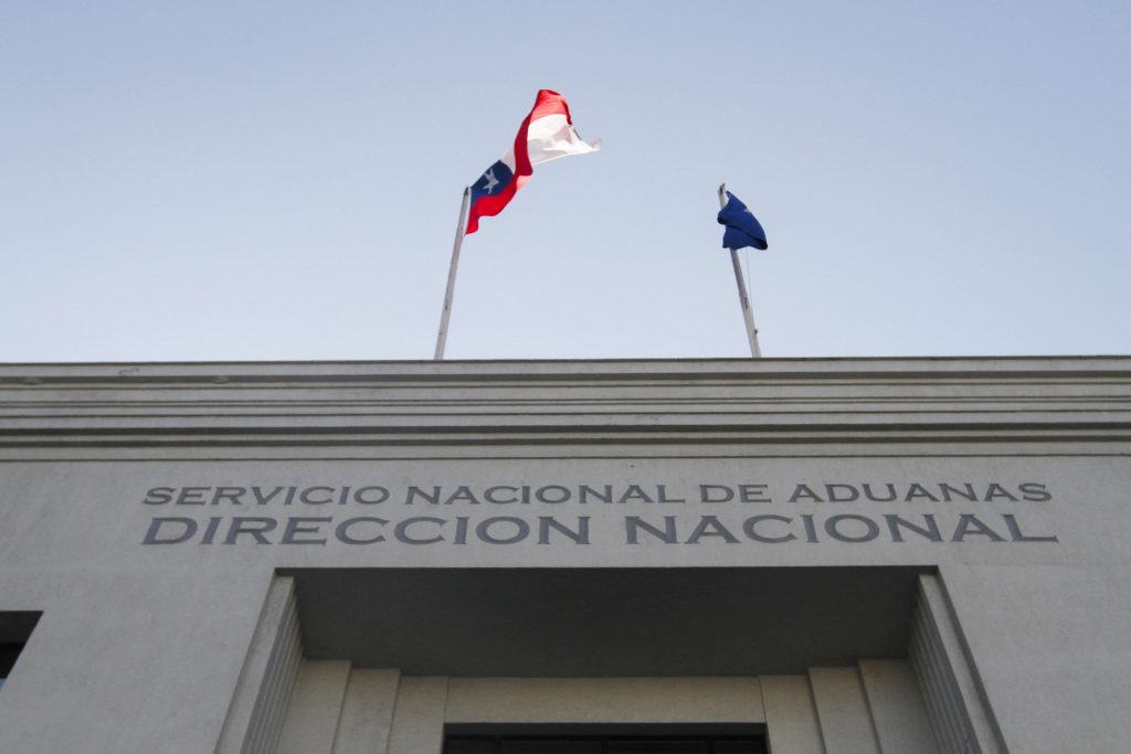 Aduana incautó más de 170 mil cervezas de contrabando en contenedores “vacíos”