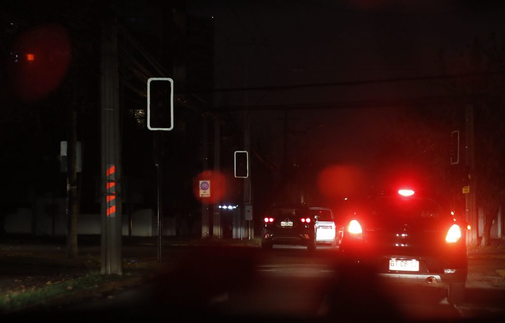 Hasta las 23 horas de anoche, quedaban 1.010 clientes sin suministro eléctrico en la RM