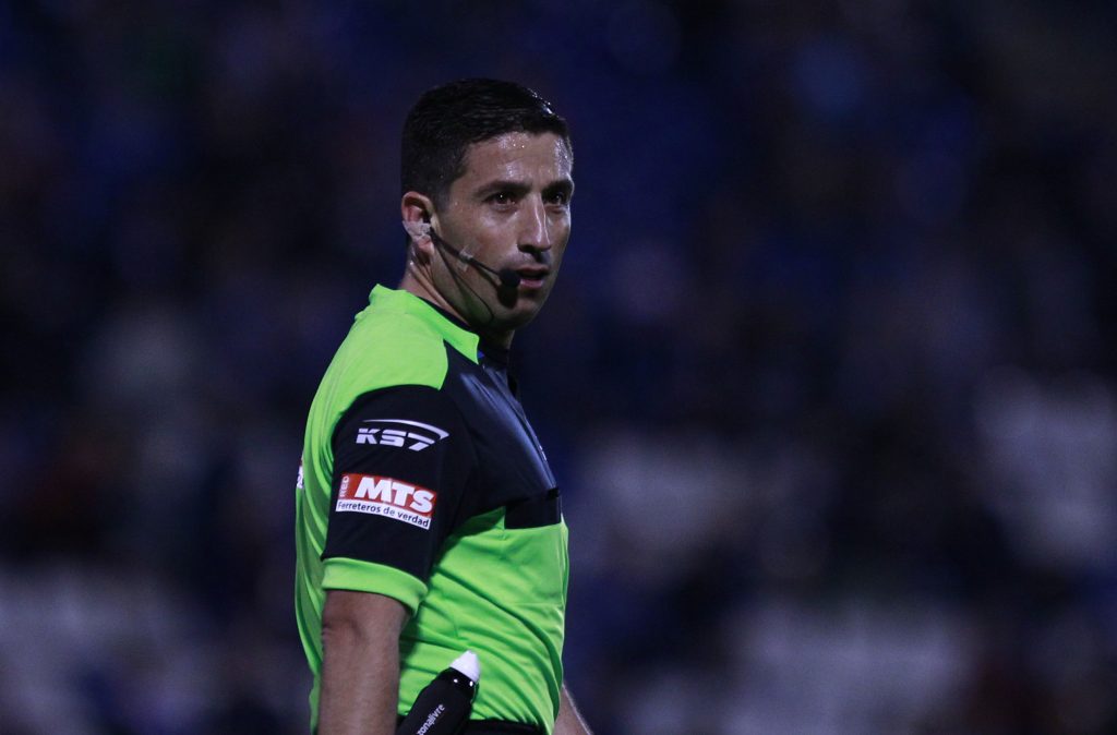 Gamboa y su regreso al arbitraje: “Me sentí un poco nervioso, pero feliz”
