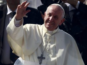 Papa Francisco recibirá en Roma a cinco sacerdotes víctimas de Karadima