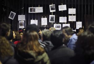 Apoderados del Instituto Nacional protestan exigiendo la salida del rector Soto