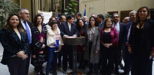 Oposición realiza acto simbólico por promulgación de Ley de Educación Superior