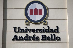 Universidad Andrés Bello inicia sumario a decano de Derecho por acoso sexual