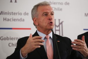 Ministro de Hacienda expresó tranquilidad tras polémica por viaje a Harvard